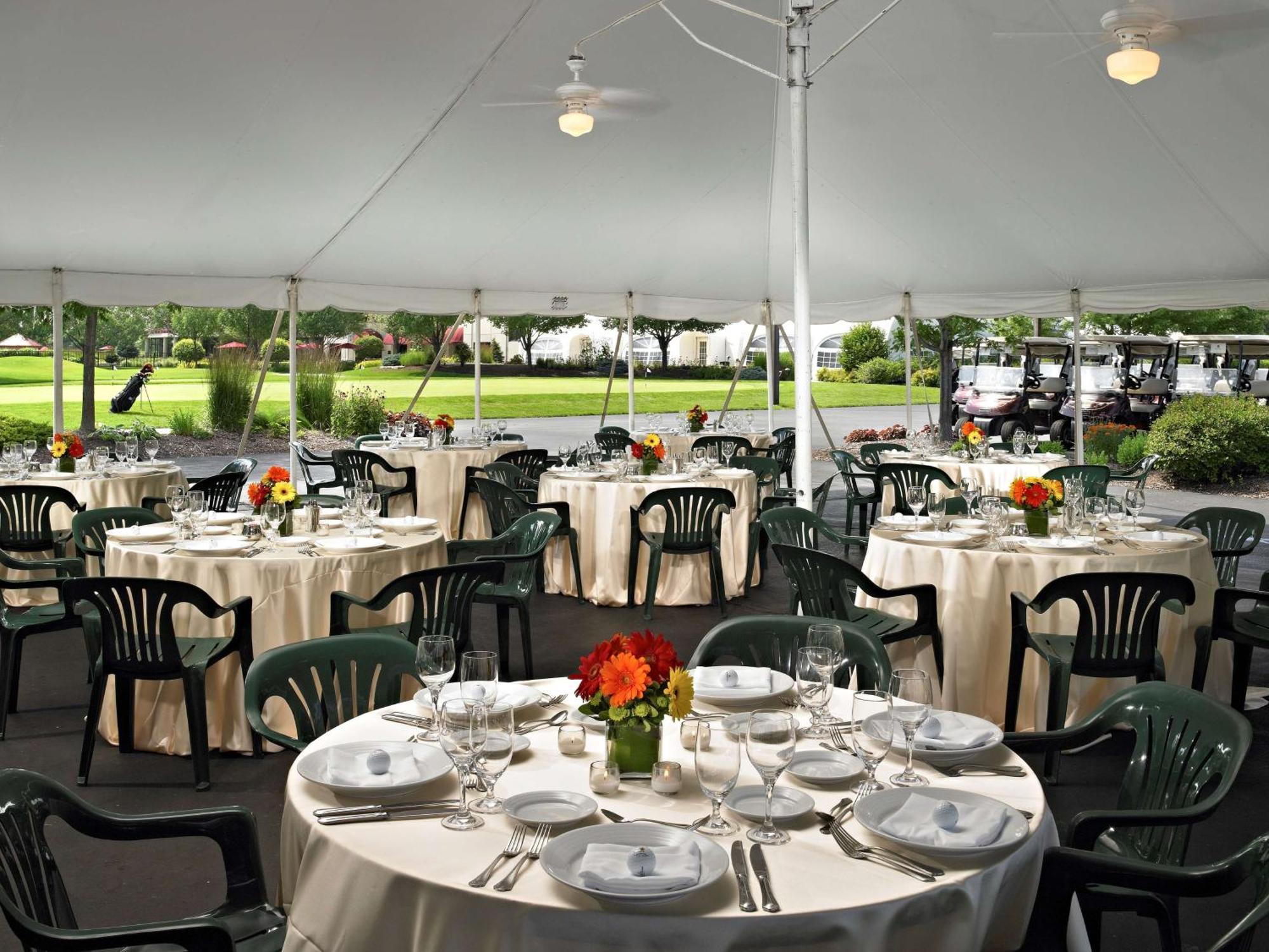 Hilton Chicago Oak Brook Hills Resort & Conference Center Exterior foto